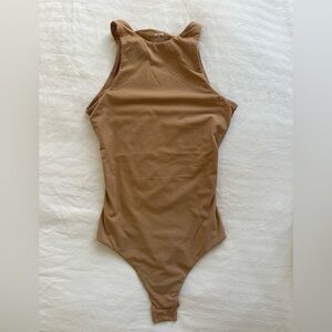 SKIMS FITS EVERYBODY HIGH NECK BODYSUIT